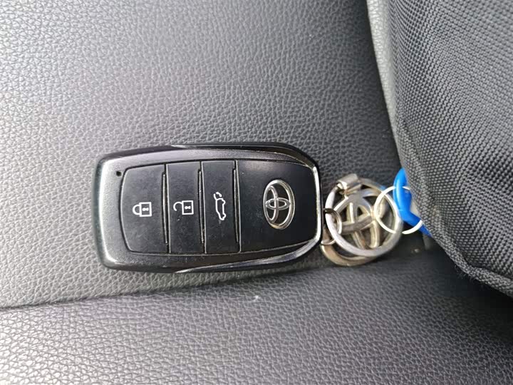 Фото 9 - Toyota Corolla Cross