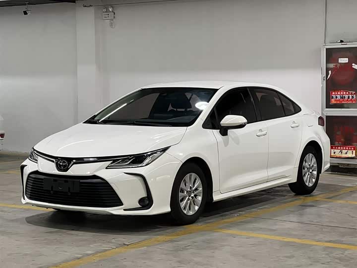 Фото 1 - Toyota Corolla