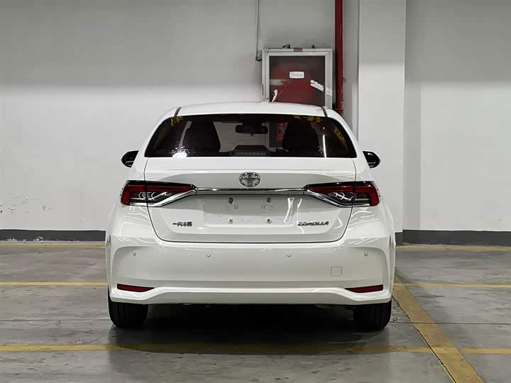 Фото 6 - Toyota Corolla