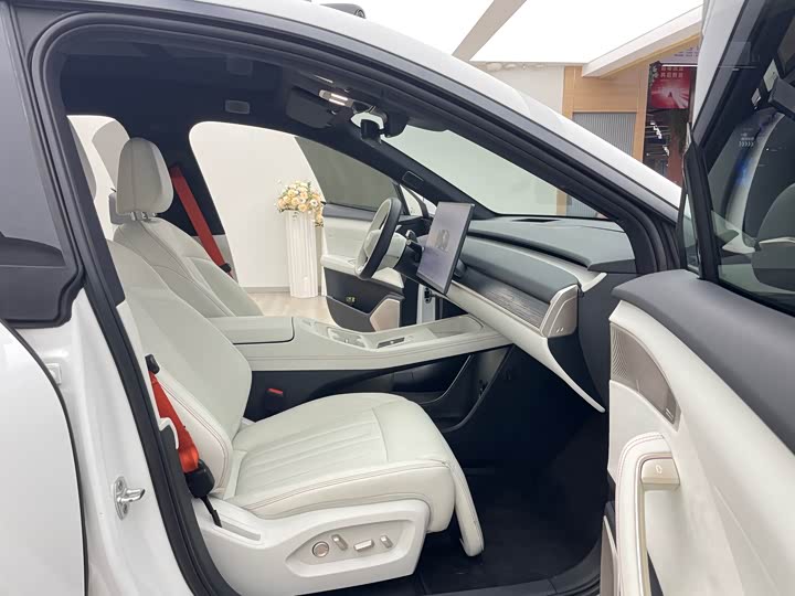 Фото 9 - Nio Onvo L60