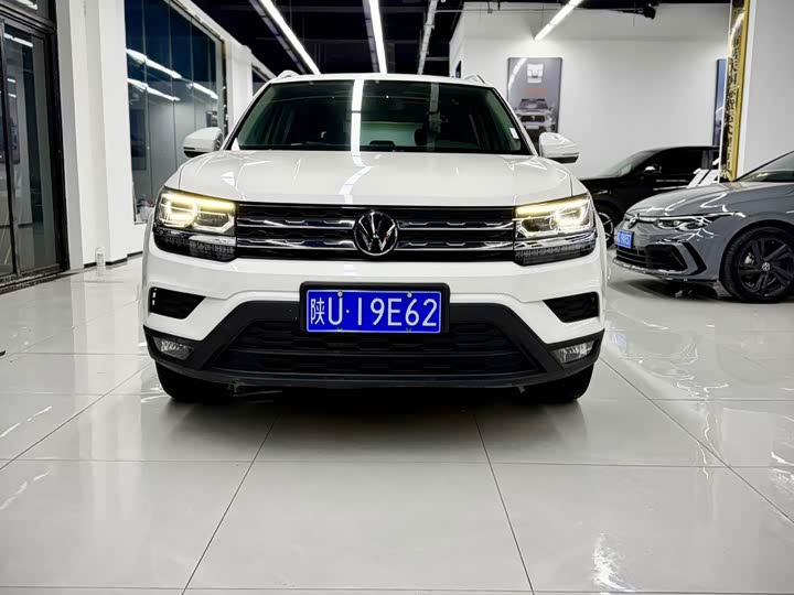 Фото 2 - Volkswagen Tharu