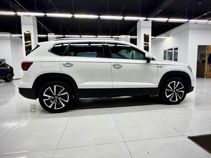 Фото 7 - Volkswagen Tharu