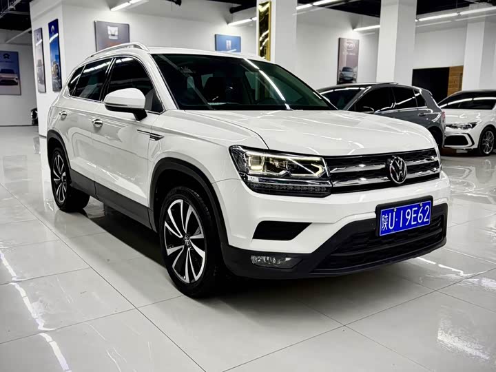 Фото 8 - Volkswagen Tharu