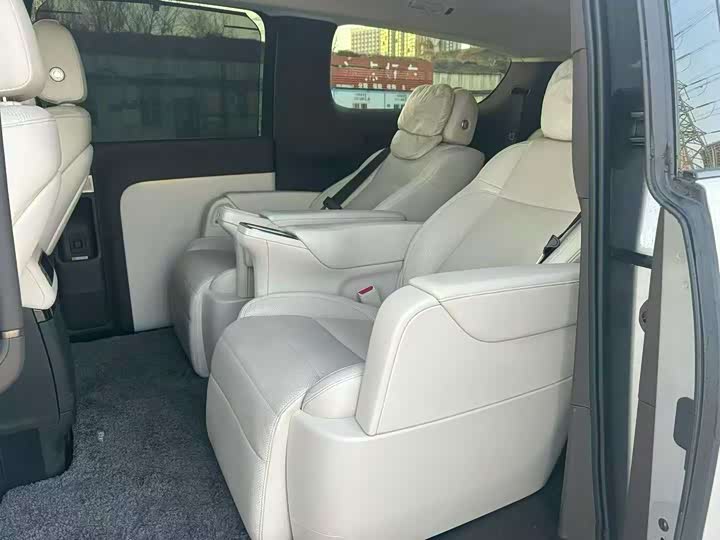 Фото 5 - LiXiang Mega