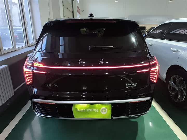 Фото 6 - Hongqi HS3 Hybrid