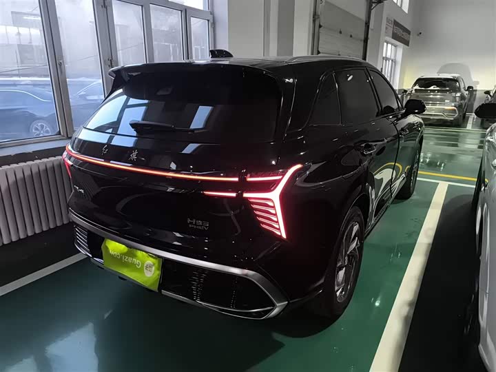 Фото 7 - Hongqi HS3 Hybrid