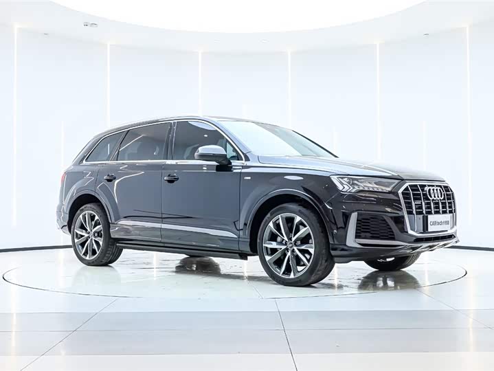 Фото 2 - Audi Q7