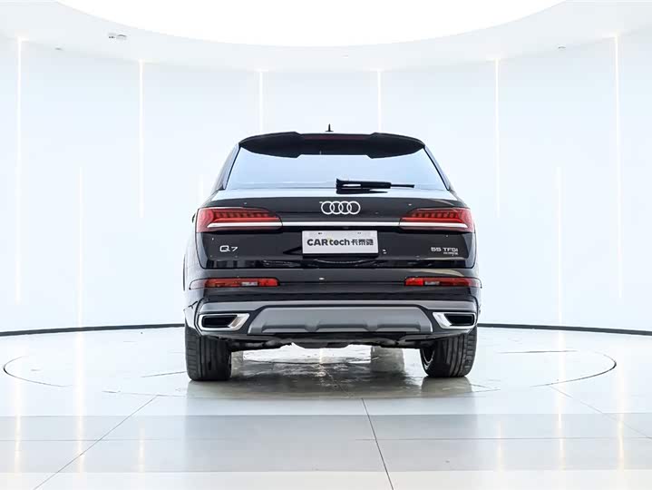Фото 6 - Audi Q7