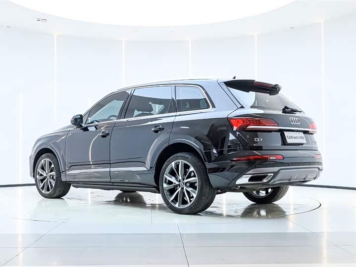 Фото 7 - Audi Q7