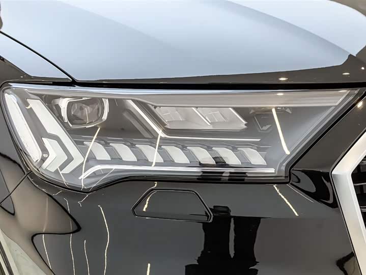 Фото 9 - Audi Q7