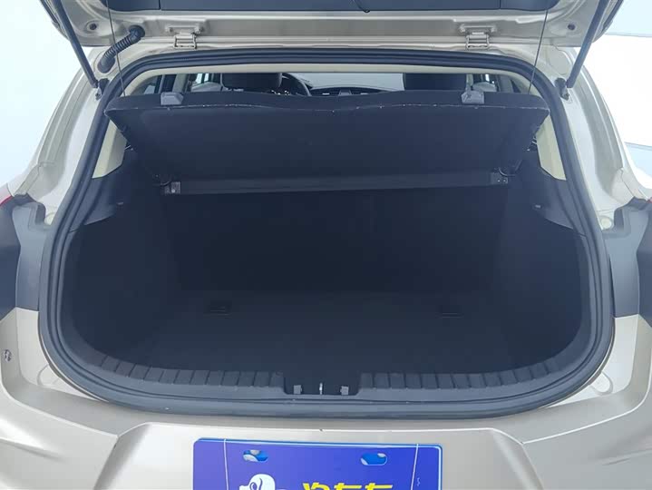 Фото 4 - Geely Emgrand GS
