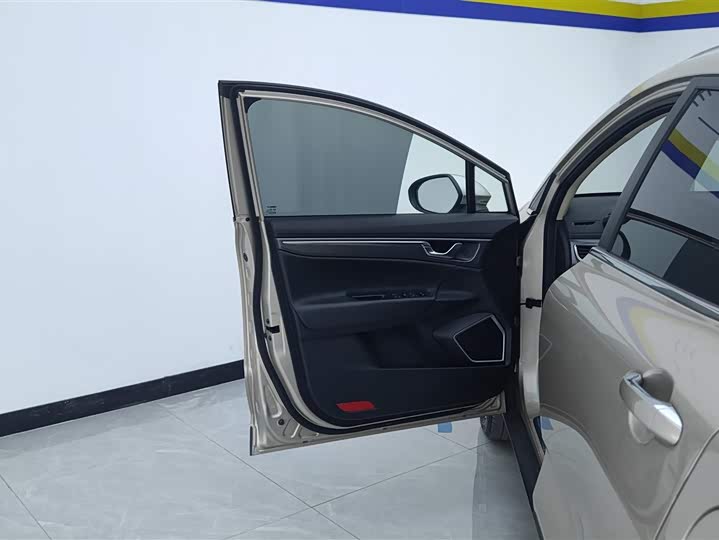 Фото 7 - Geely Emgrand GS