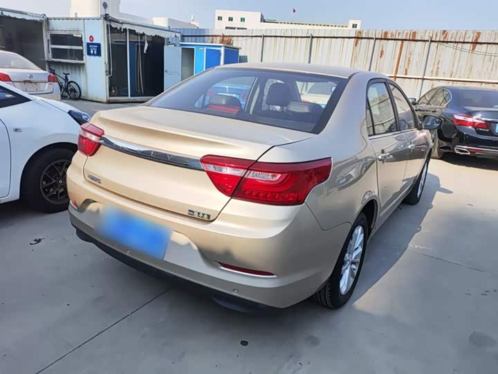 Фото 7 - Geely Vision