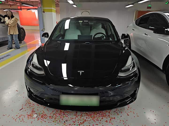 Фото 3 - Tesla Model 3