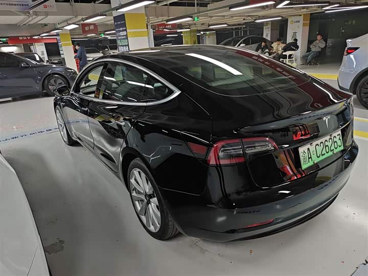 Фото 5 - Tesla Model 3