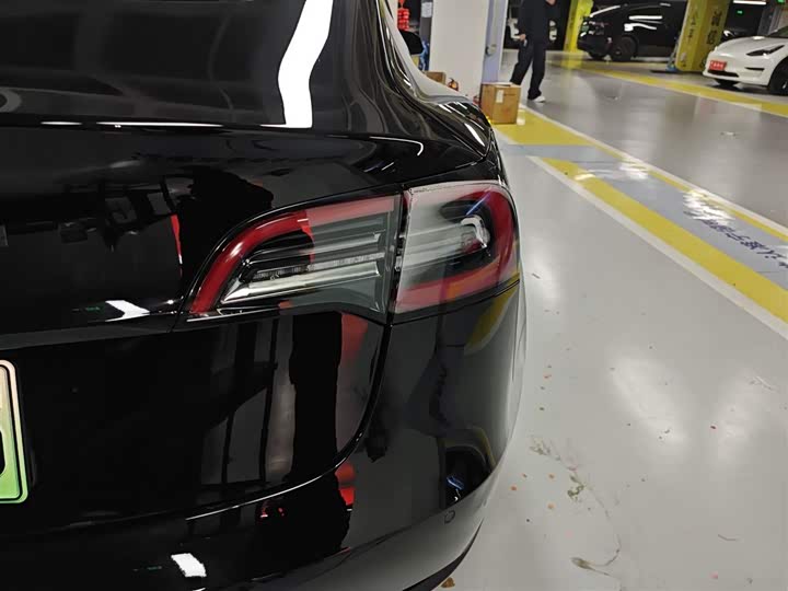 Фото 8 - Tesla Model 3