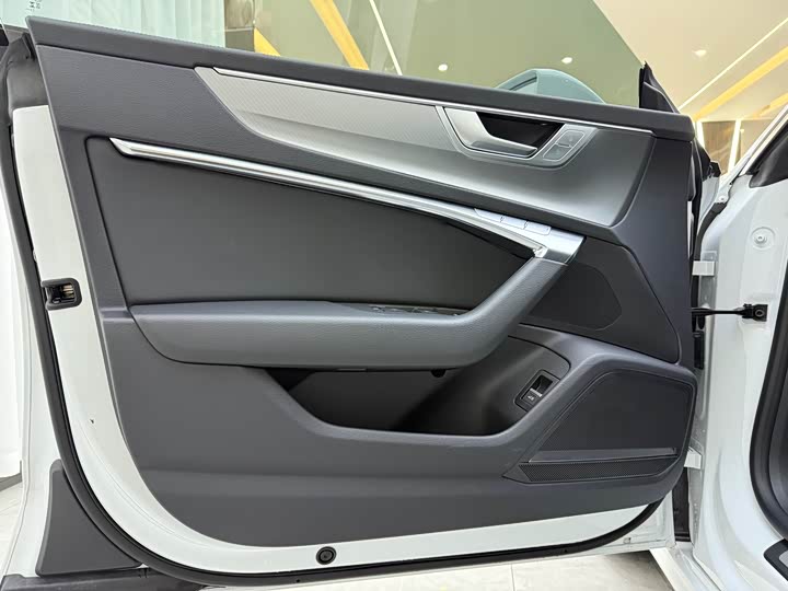 Фото 3 - Audi A7