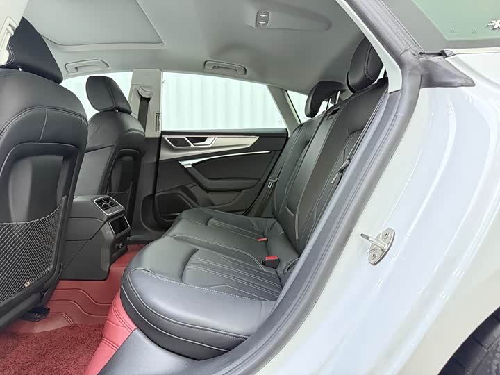 Фото 5 - Audi A7