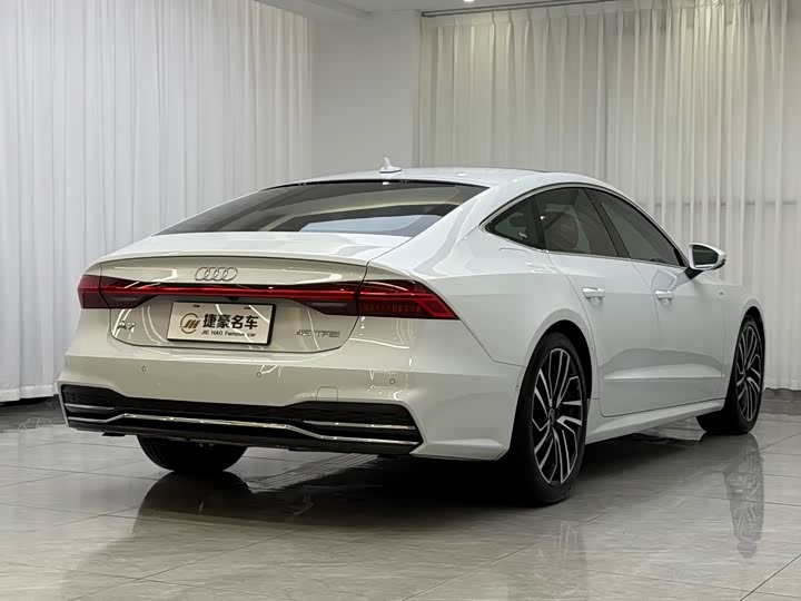 Фото 8 - Audi A7
