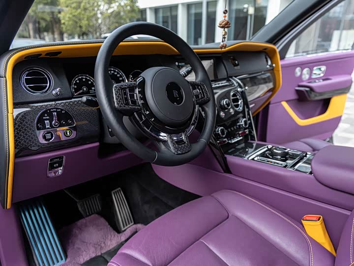 Фото 6 - Rolls-Royce Cullinan