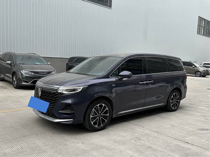 Фото 1 - Roewe iMax 8