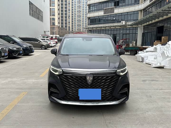 Фото 2 - Roewe iMax 8