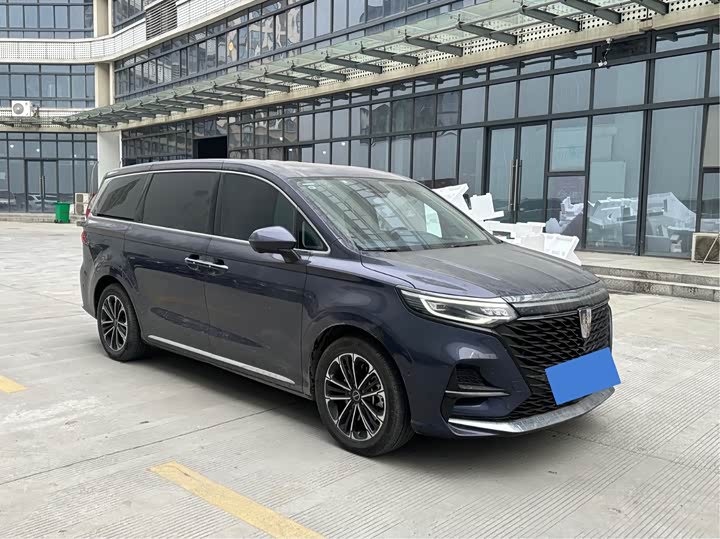 Фото 3 - Roewe iMax 8