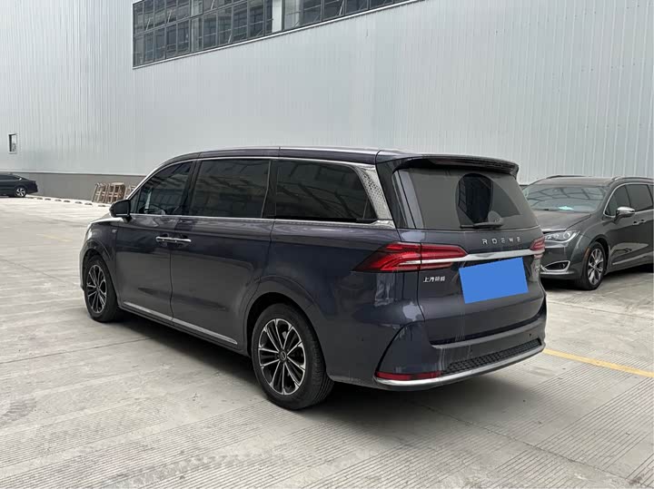 Фото 6 - Roewe iMax 8