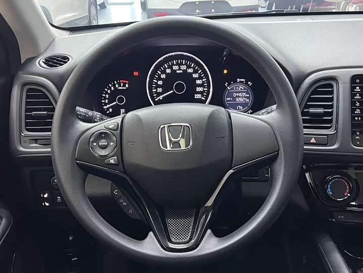 Фото 9 - Honda Vezel
