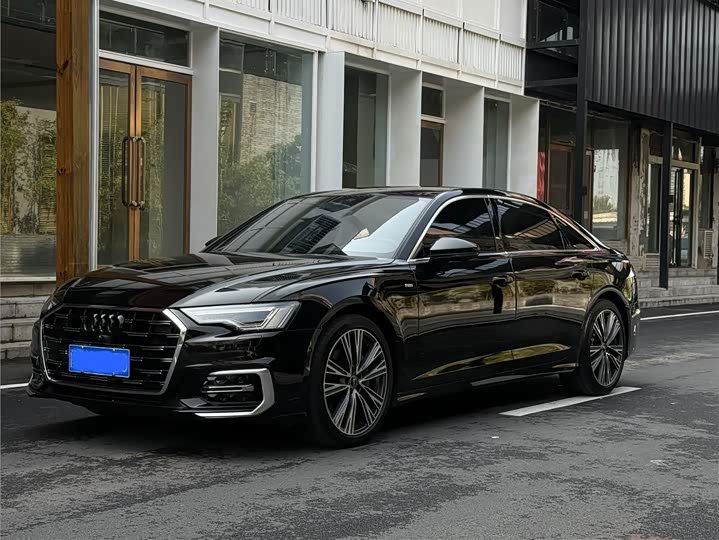 Фото 1 - Audi A6L