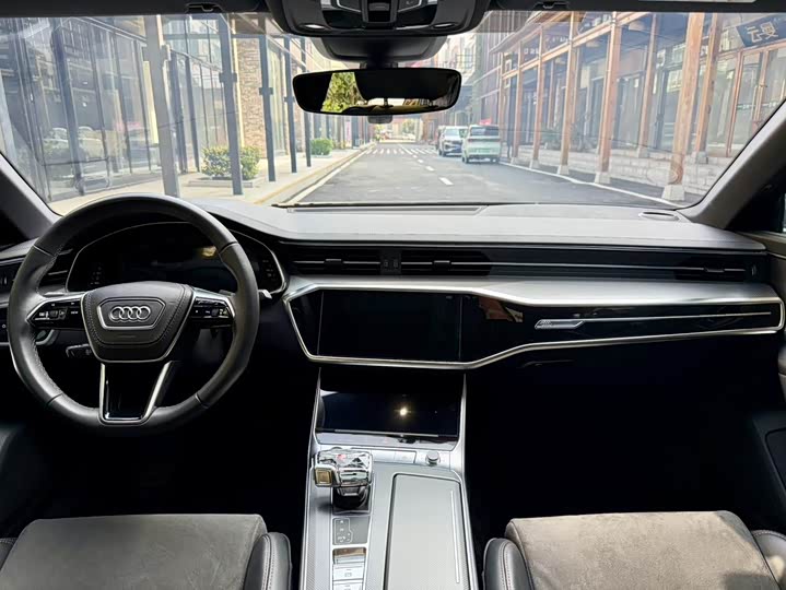 Фото 5 - Audi A6L