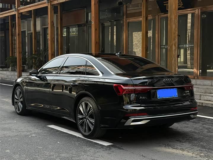 Фото 9 - Audi A6L