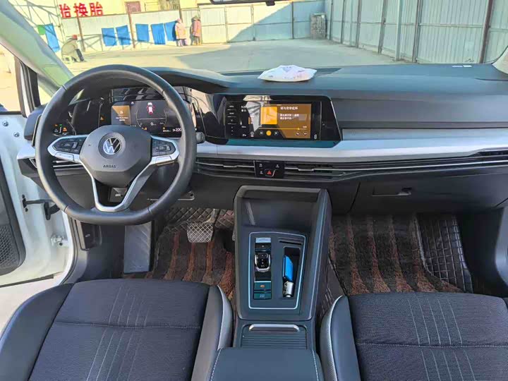 Фото 7 - Volkswagen Golf