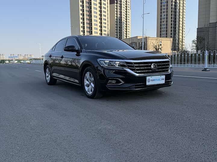 Фото 2 - Volkswagen Passat