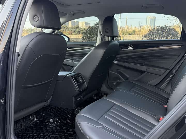 Фото 6 - Volkswagen Passat