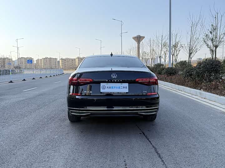 Фото 9 - Volkswagen Passat