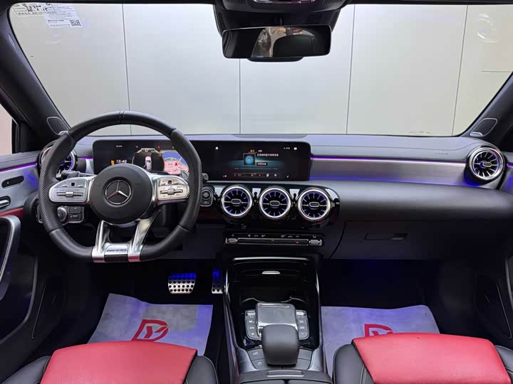 Фото 9 - Mercedes-Benz A-Class AMG