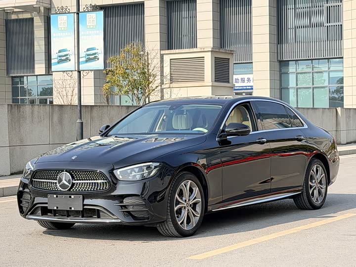 Фото 1 - Mercedes-Benz E-Class