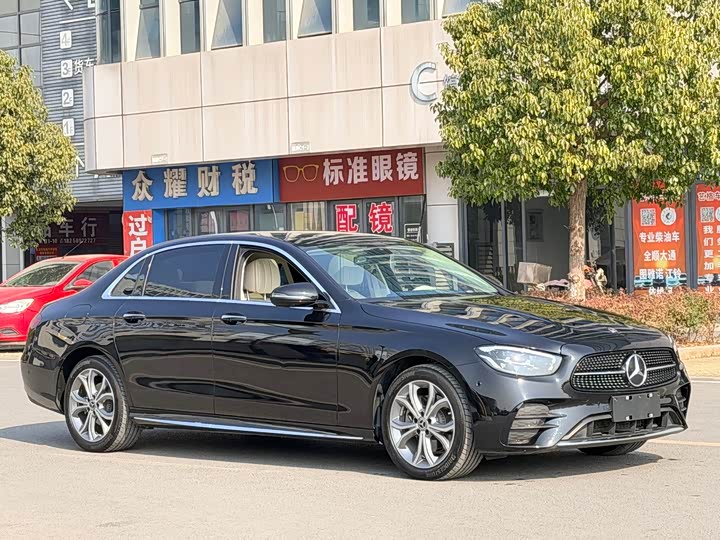 Фото 2 - Mercedes-Benz E-Class