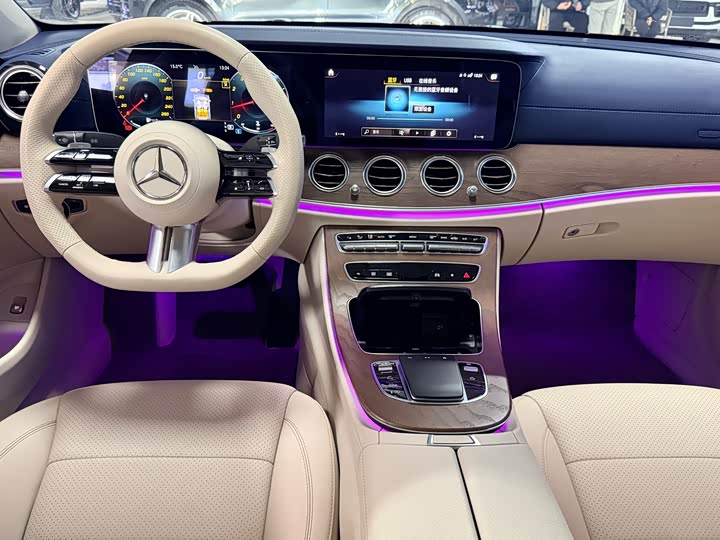 Фото 7 - Mercedes-Benz E-Class