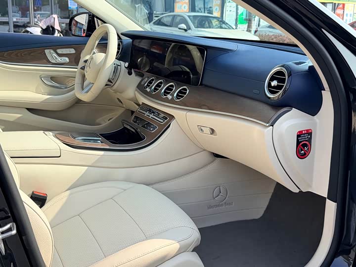 Фото 8 - Mercedes-Benz E-Class