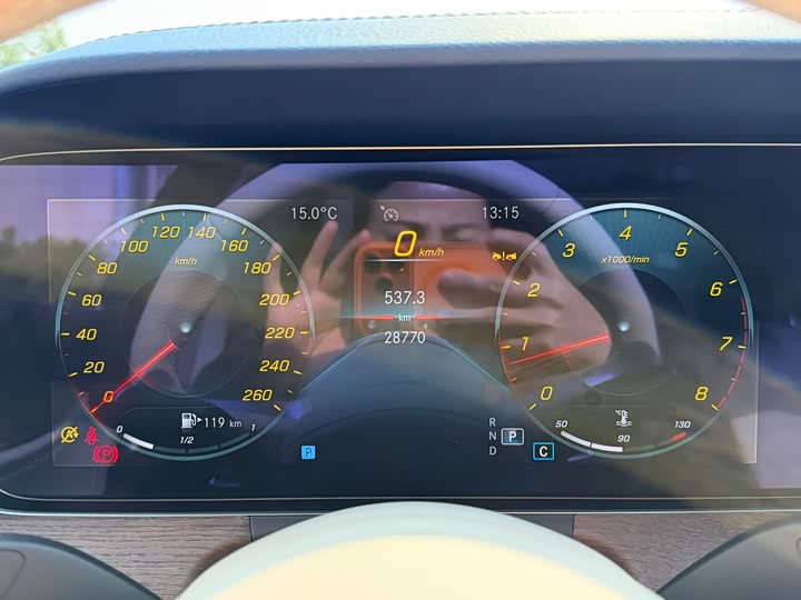 Фото 9 - Mercedes-Benz E-Class