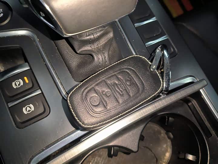 Фото 9 - Hongqi H5