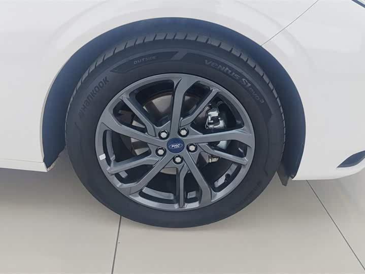 Фото 6 - Ford Mondeo