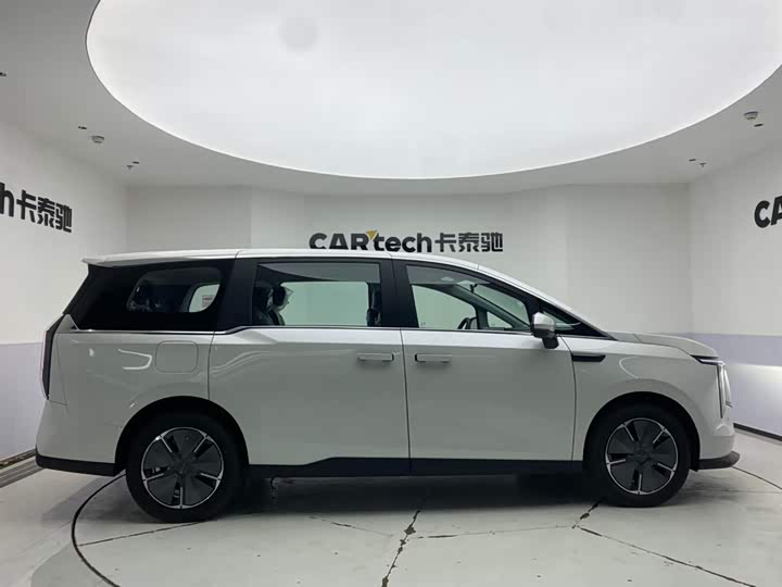 Фото 4 - Maxus Mifa 7