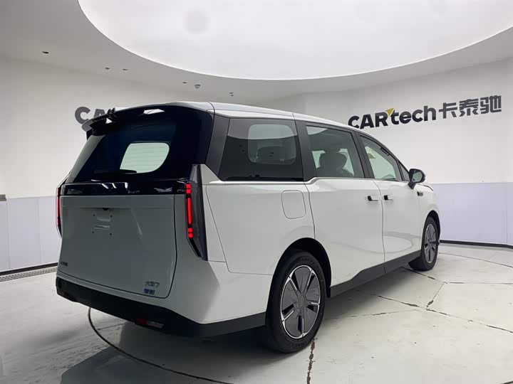 Фото 5 - Maxus Mifa 7