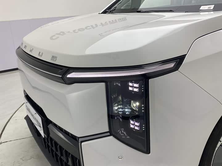 Фото 9 - Maxus Mifa 7