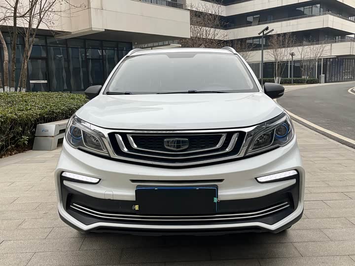 Фото 2 - Geely Vision X3