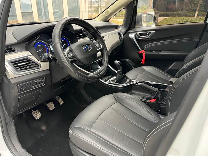 Фото 6 - Geely Vision X3