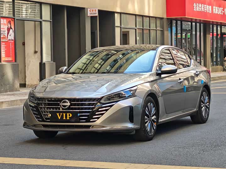 Фото 1 - Nissan Teana